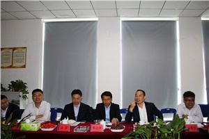 南方匯通集團(tuán)總經(jīng)理蔡總、時(shí)代沃頓總經(jīng)理金總、時(shí)代工塑總經(jīng)理鄭總等領(lǐng)導(dǎo)一行蒞臨株洲宏大